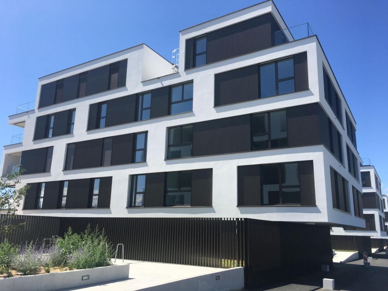B&B Kelly Plus Lausanne Exterior photo